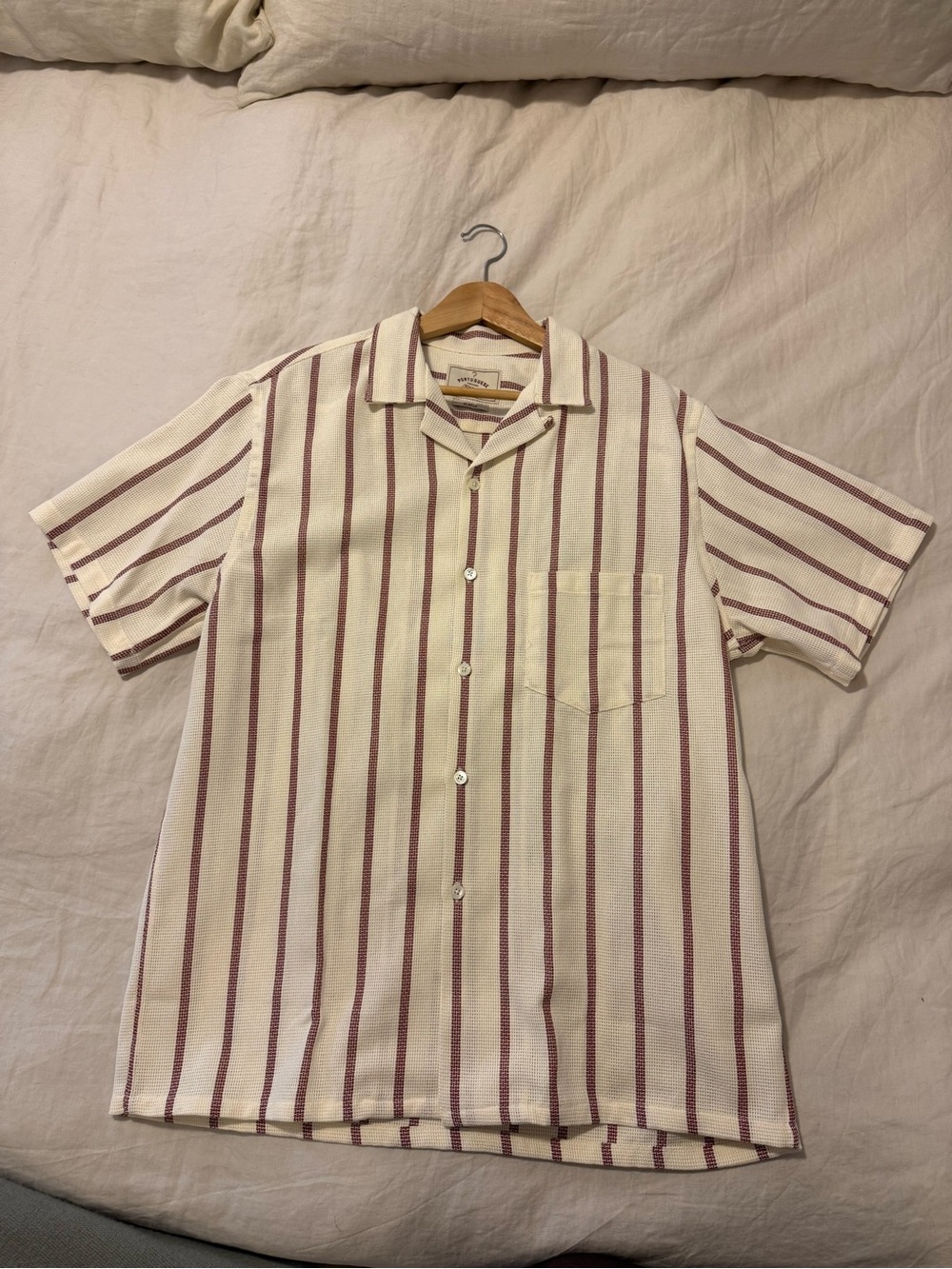 Casual Short-Sleeve Button-Down Shirt in Cream with Burgundy Stripes